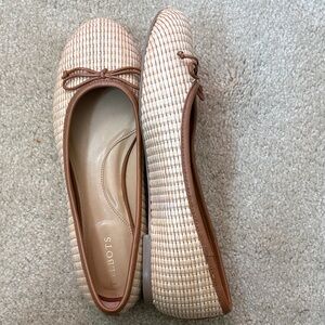 Talbots Women's Beige Woven Leather Outsole Loafers-Size 8.5